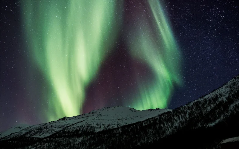 Night view of the northern lights