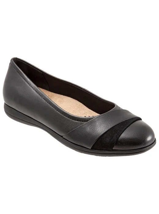 Trotters Slip-On Flats - Danni