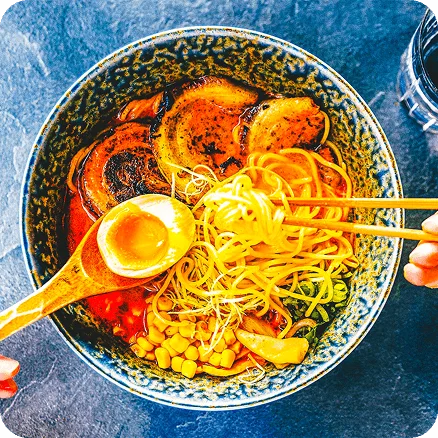 Image Description: A bowl of noodles.