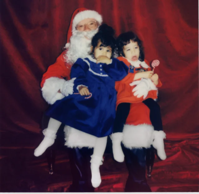 Capture your beautifully imperfect holidays.