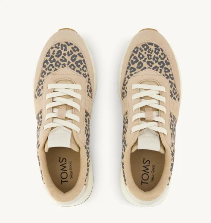 TRVL LITE Retro Runner Sneaker