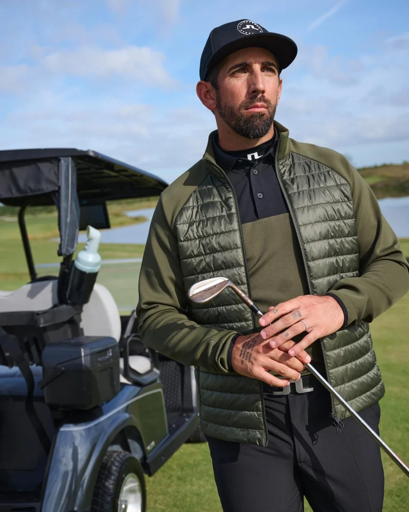 Hybrid jackets for golf