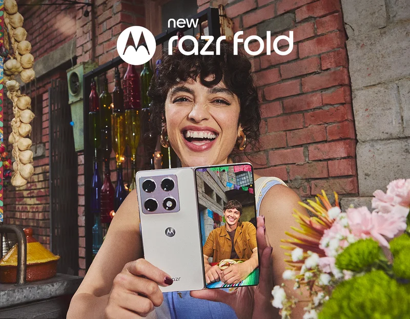 new razr fold