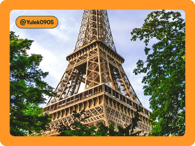 Image Description: The Eiffel Tower, photo taken by @Yulek0905