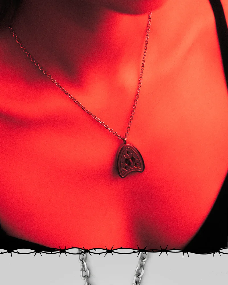 The Seance Pendant