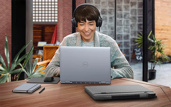Woman Using Inspiron 7640