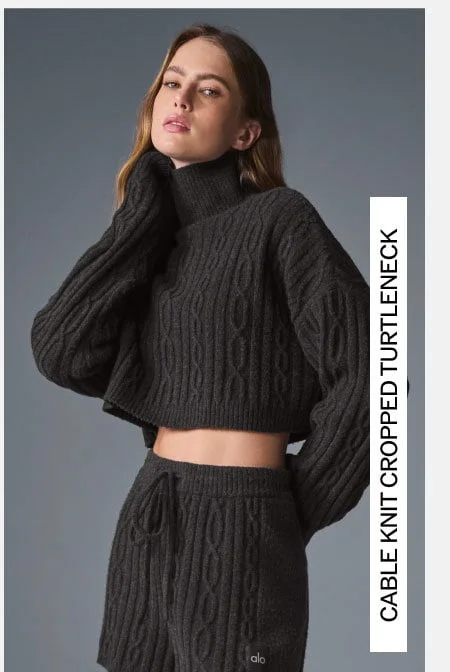 CABLE KNIT CROPPED TURTLENECK