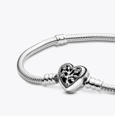 Pandora Moments Family Tree Heart Clasp Snake Chain Bracelet