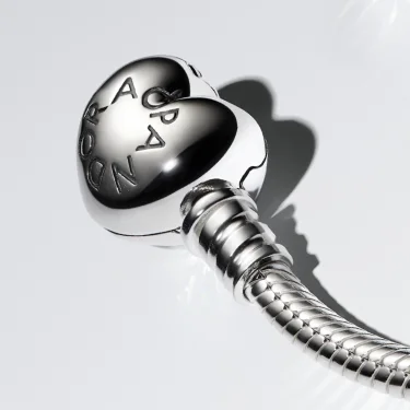 Heart-shaped clasp