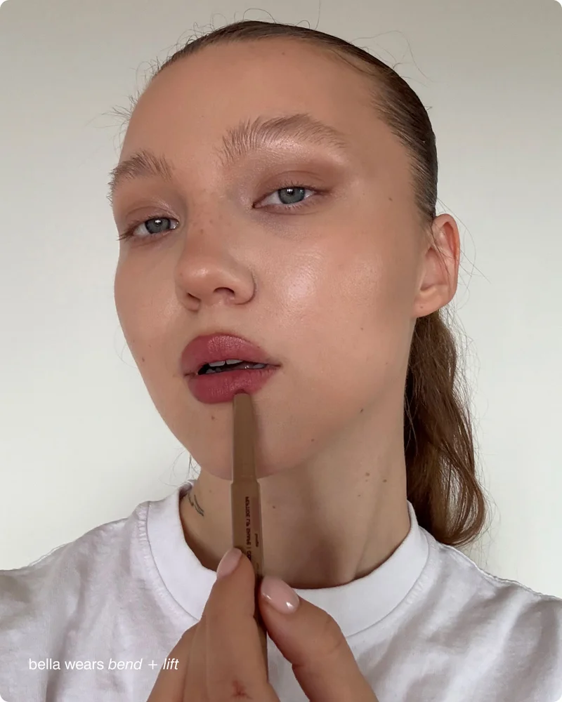 bella wears bend + lift