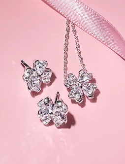 Sparkling Lucky Clover Necklace & Earrings Gift Set