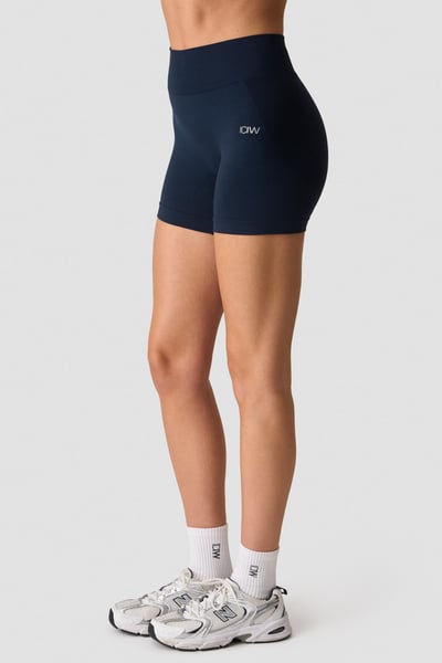 Image of Smooth Seamless Midi Shorts Midnight Blue