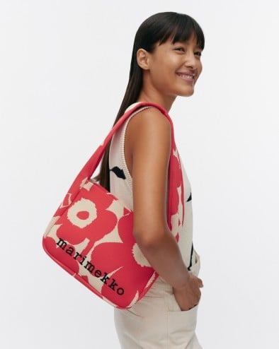 Knitted shoulder bag
