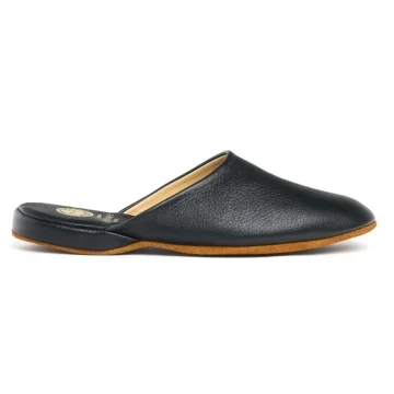 Mule Slipper in Black Deerskin