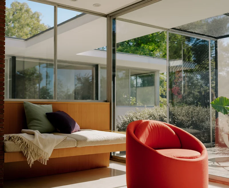 Weekend Spring Sale: Save 25%* on sectionals. Save 20%* sitewide.