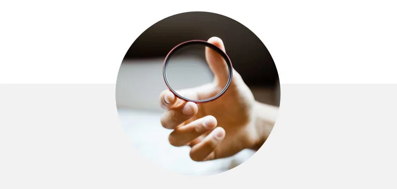 Image of a hand holding a diffusion filter
