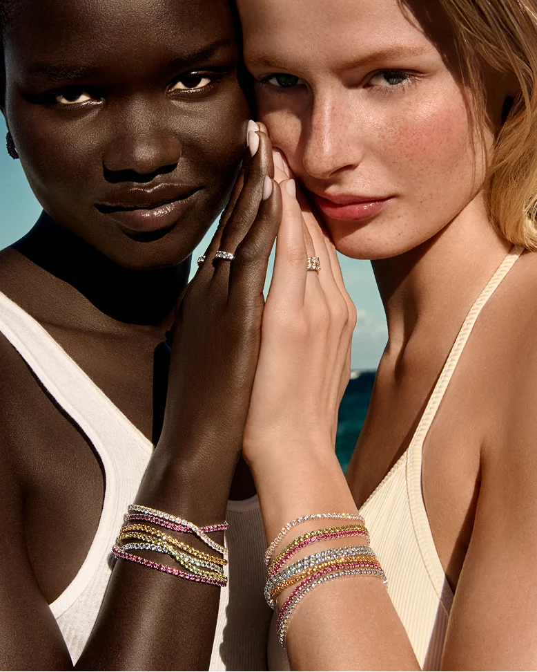 Models wearing summer jewelry