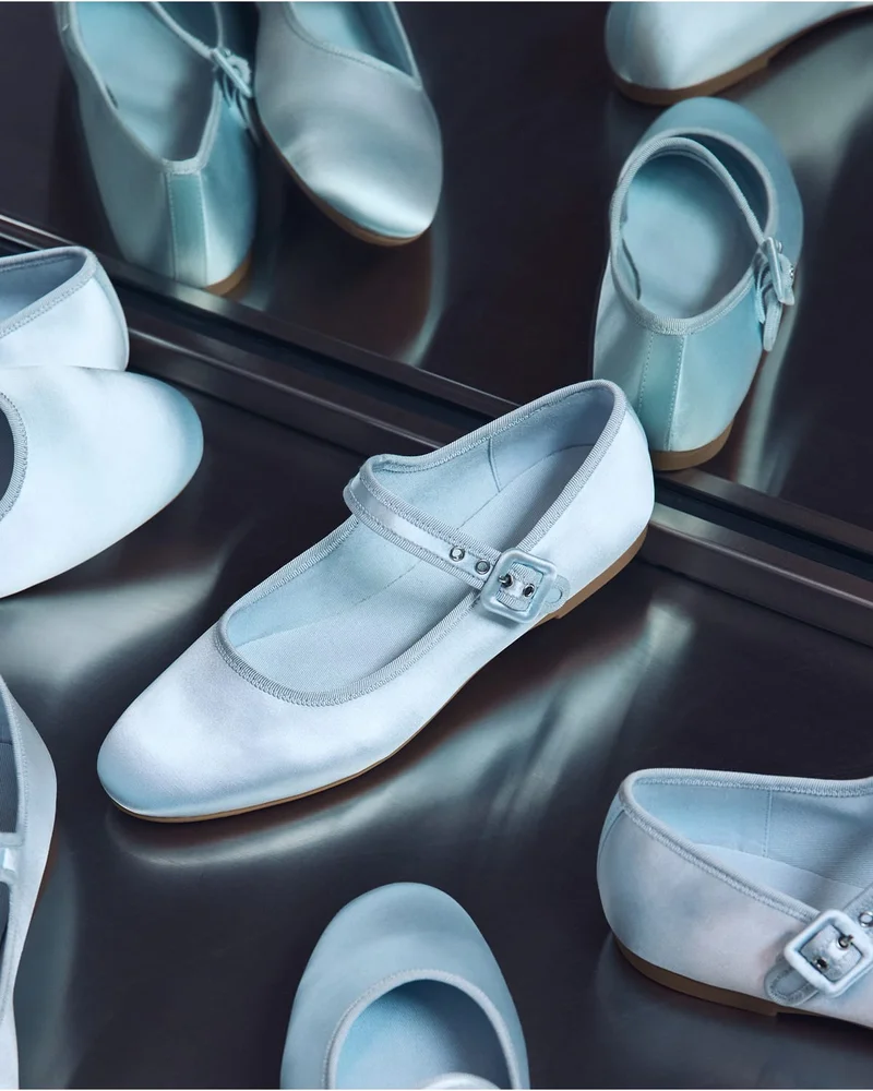 [Editorial Image]The Day Buckle Mary Jane | Robin Blue Satin