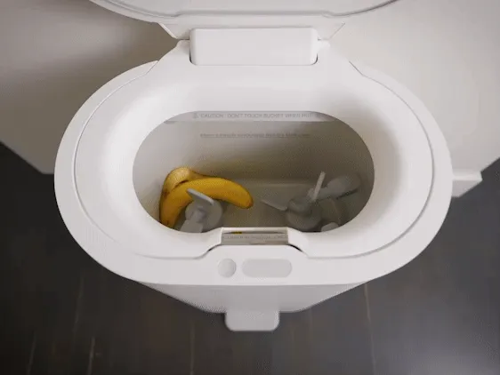 Image of Mill grinding up food scraps into grounds