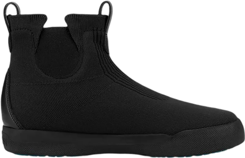 Vessi,  Asphalt Black on Black / 9