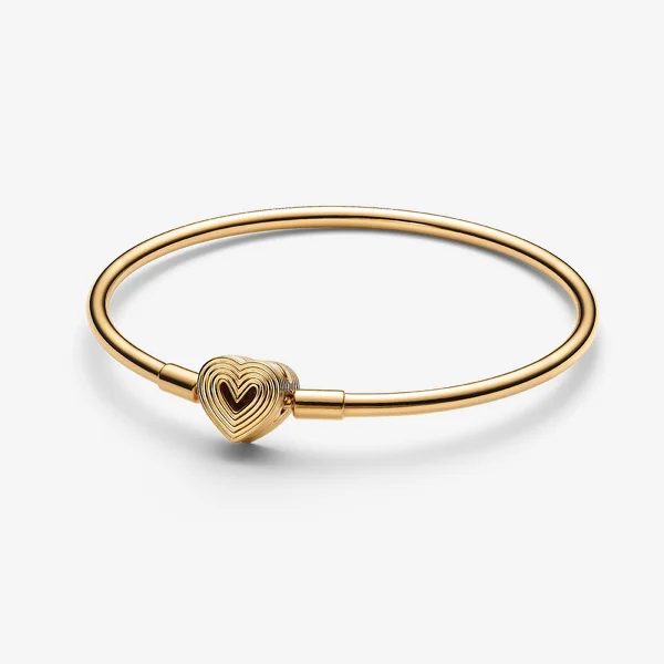 Radiating Heart Clasp Bangle