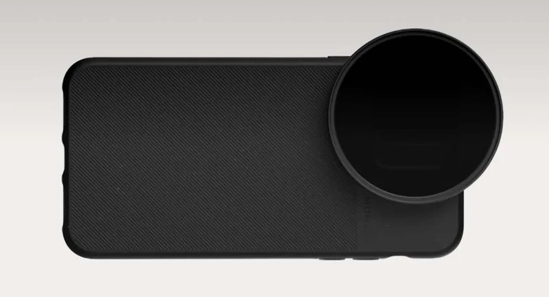 Image of a 67mm universal filter on a Moment case