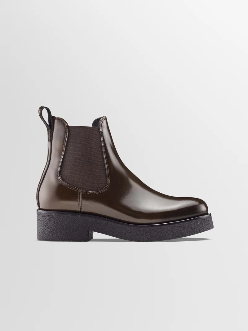 The Novara in Glossed Walnut