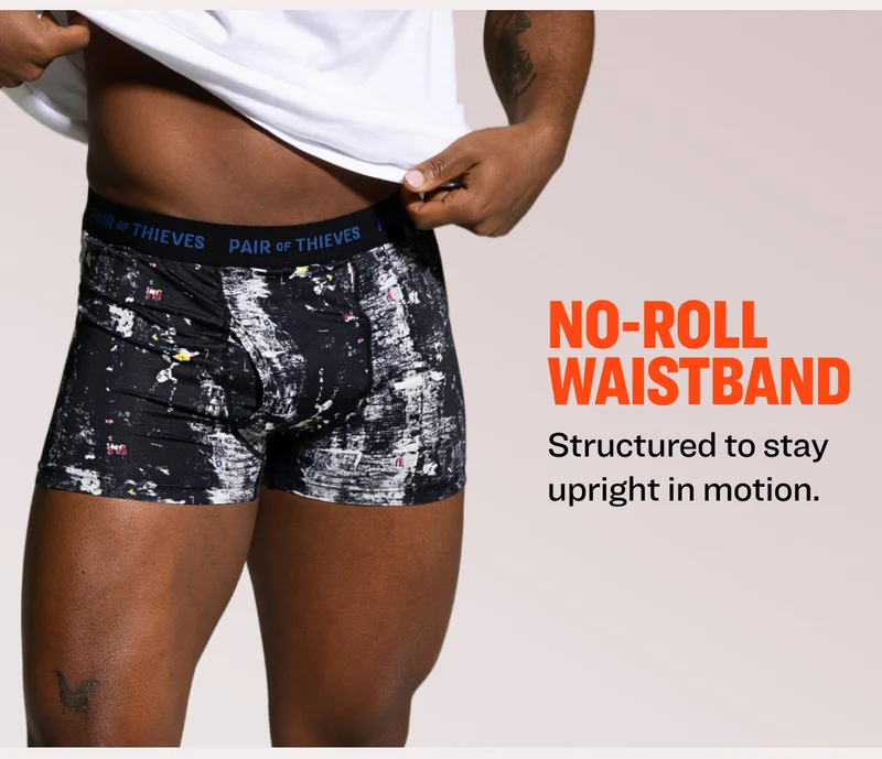 No-Roll Waistband: Structured to stay upright in motion.