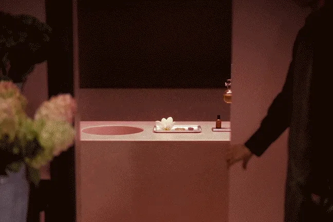 An unconventional arrangement