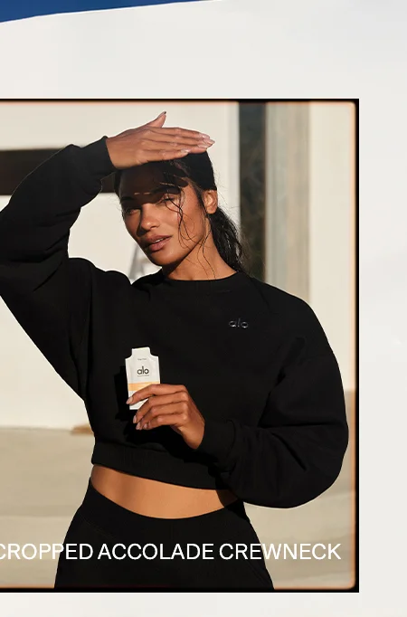 CROPPED ACCOLADE CREWNECK