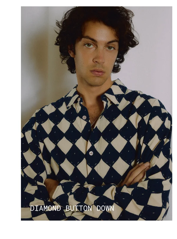 DIAMOND BUTTON DOWN
