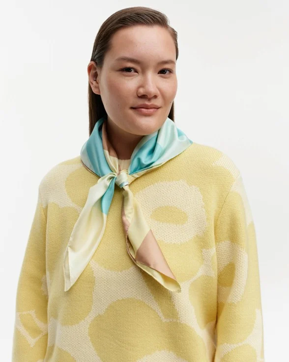 Lauhtua Meduusa scarf