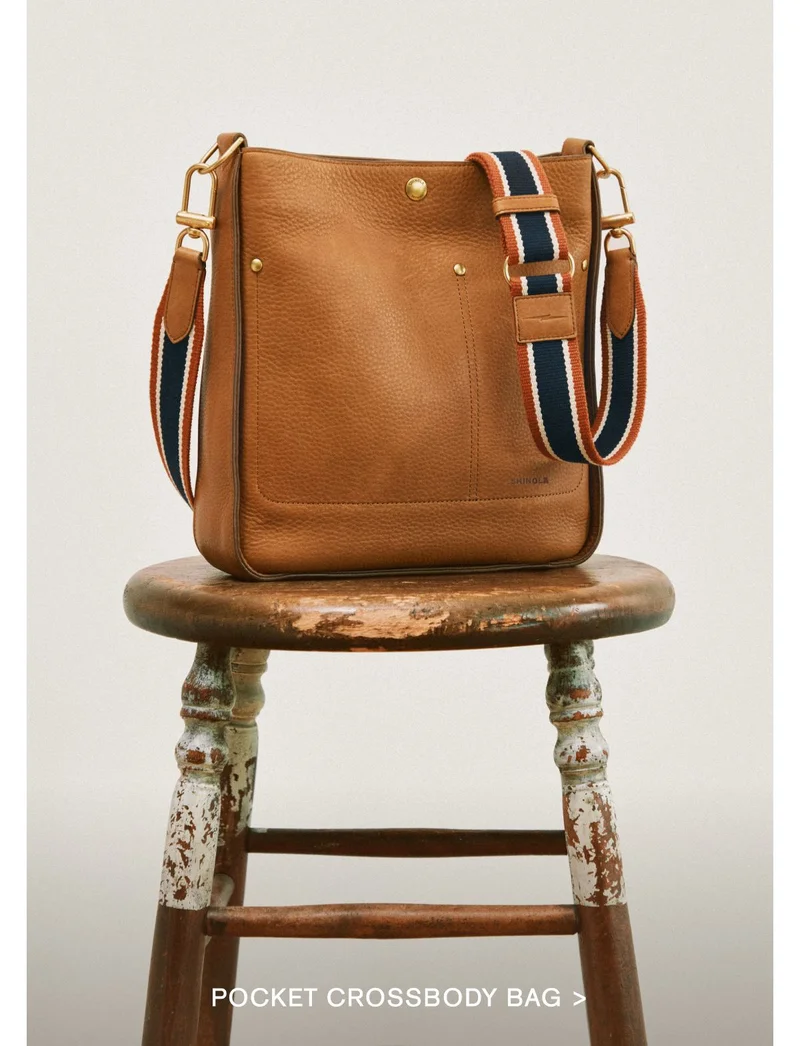 POCKET CROSSBODY BAG >