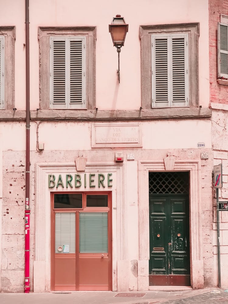 Image of Barber Shop In Rome