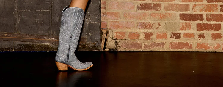 KICK UP YOUR STYLE. With trend-forward pieces to everyday basics.