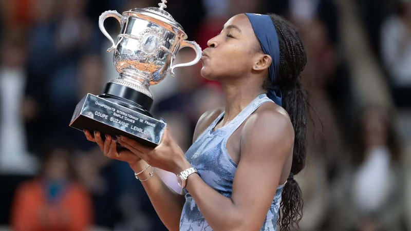 Coco Gauff defeats top-ranked Aryna Sabalenka in 3 sets to win her first French Open title