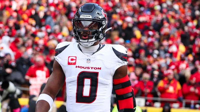 Texans restructure Azeez Al-Shaair's contract