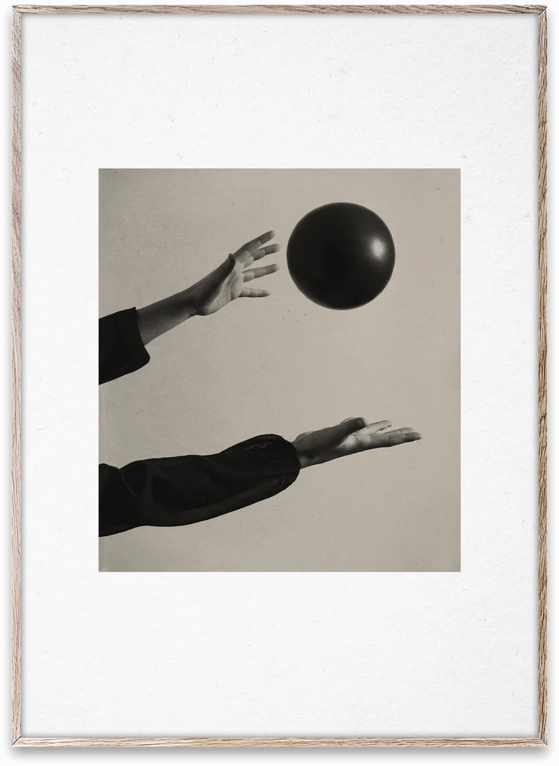 Play by Jonas Bjerre-Poulsen