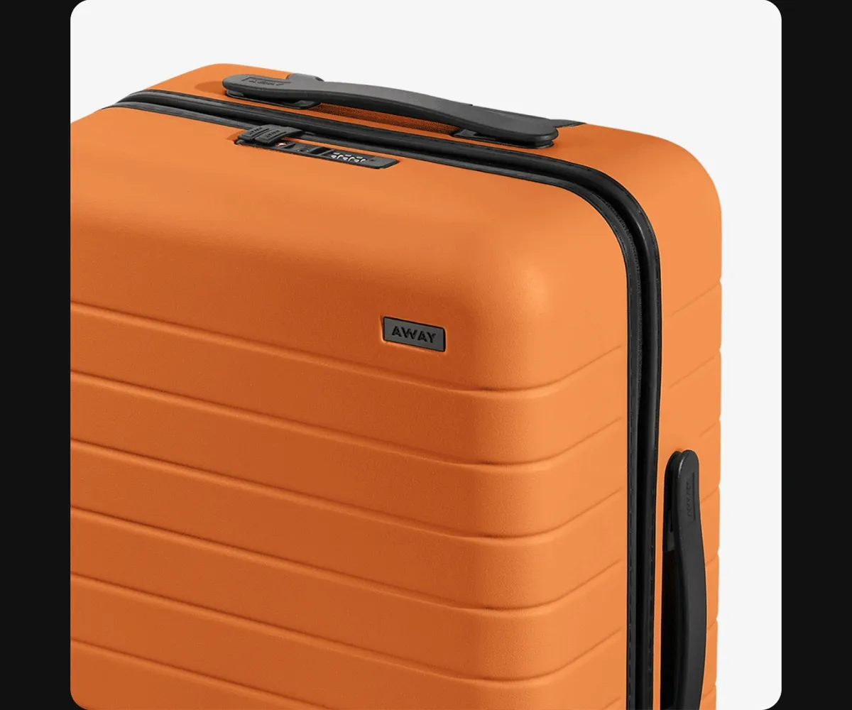 Good news. Our best-selling Classic suitcases are back in everyone’s favorite colors: Sorbet Orange and Salt.