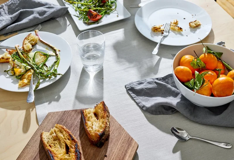 Whether you're hosting, toasting, or just passing the bread, now’s the time to bring it all together, the textures, the tones, the timeless pieces that make every meal feel like a moment. DINNERWARE