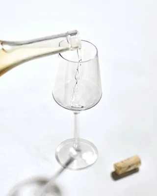 20% off bestselling Tour wine glasses