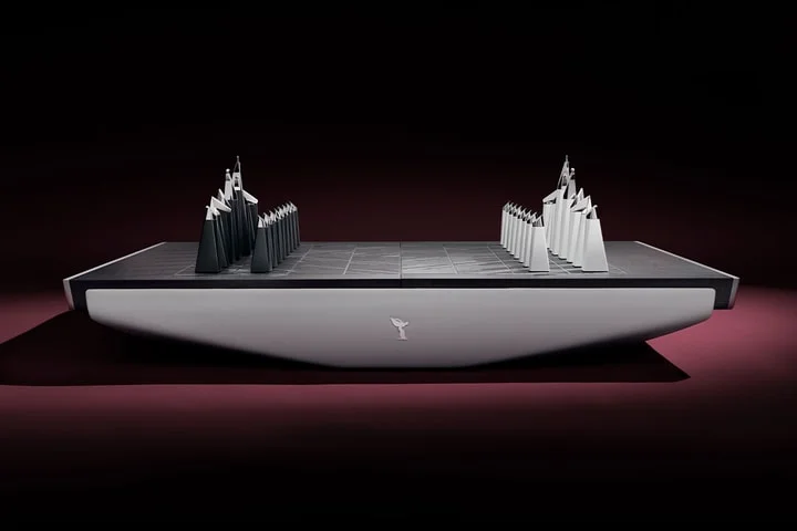 ♟️ Rolls-Royce Debuts Bespoke Chess Set Inspired by Its Iconic Design Language