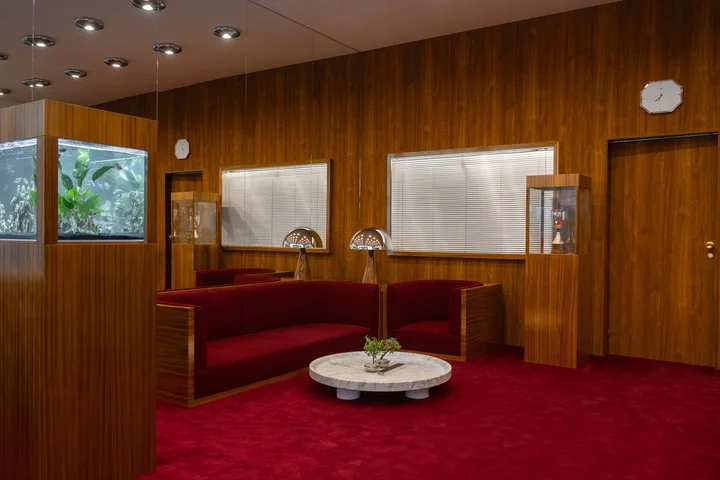🕰️ Nuova Group Takes Design Fans Back to a 1970s Range Rover Dealership
