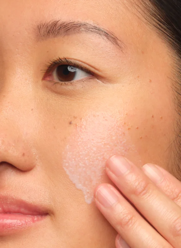 Vivien applying Saccharomyces Ferment 30% Milky Toner