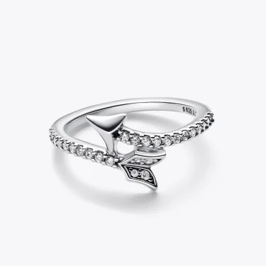 Sparkling Arrow Ring