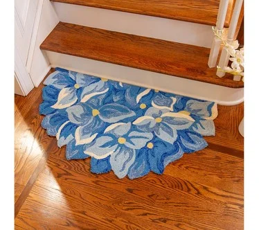 Plow & Hearth Half-Round Hydrangea Hand-Hooked Doormat