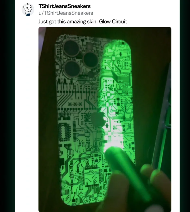 TShirtJeansSneakers on Reddit: "Just got this amazing skin: Glow Circuit"
