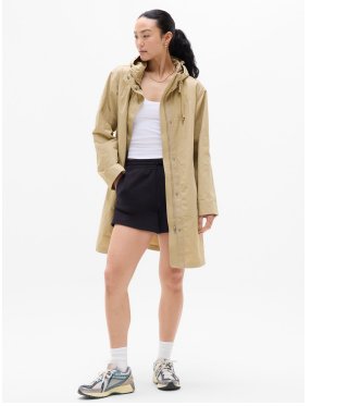 Display images to show real-time content