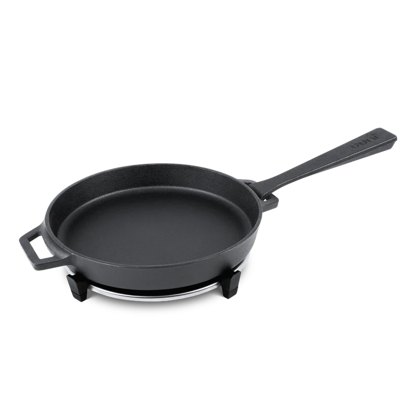 Ooni Dual-Sided Grizzler Plate and Cast Iron Skillet Pan Bundle