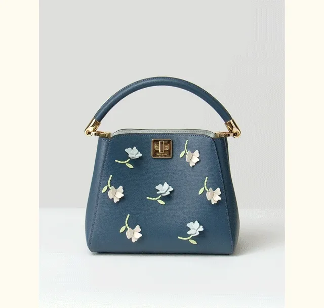 SHOP PHOEBE